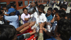 TOPSHOT-INDIA-WEATHER-HEATWAVE